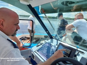 zdjęcia policyjnych wodniaków