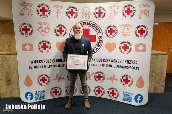 Wschowski policjant odznaczony medalem „Honorowy Dawca Krwi–Zasłużony Dla Zdrowia Narodu”