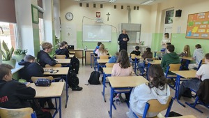 Strażnik Miejski na spotkaniu z młodzieżą