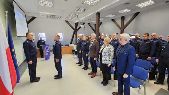 Policjanci i zaproszeni goście