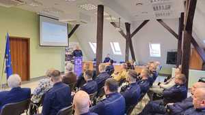 Zastępca Komendanta Wojewódzkiego i uczestnicy narady