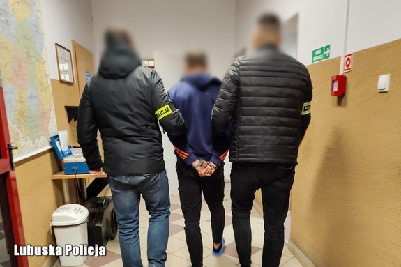 Zamiast zapłacić, zaatakowali dostawcę. Podejrzani zatrzymani i tymczasowo aresztowani