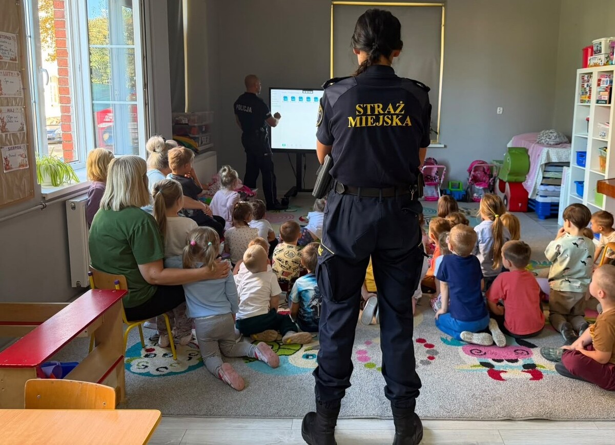 Spotkanie funkcjonariuszy z przedszkolakami w Wschowie